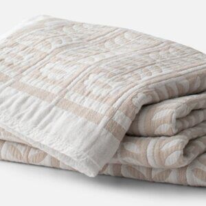 Schoolhouse Stillwater Floral Quilt